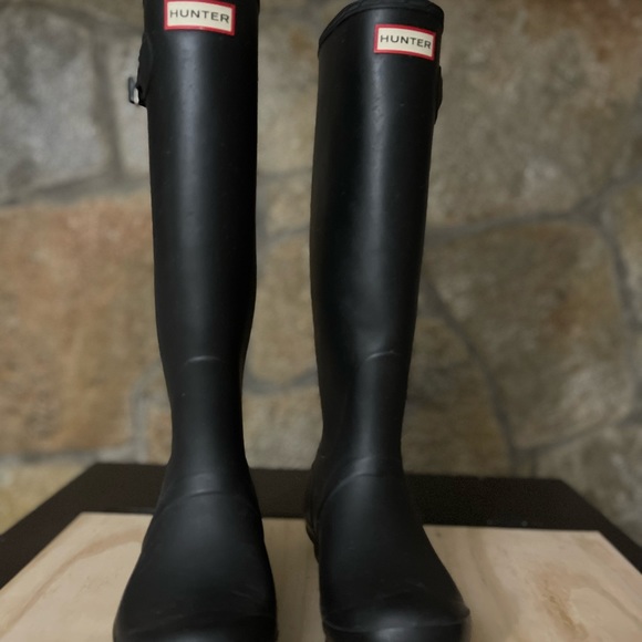 Tall HUNTER matte black rain boots - Picture 1 of 4
